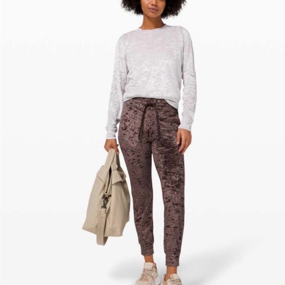 Lululemon Ready to Crush Jogger in French Press - Picture 6 of 8